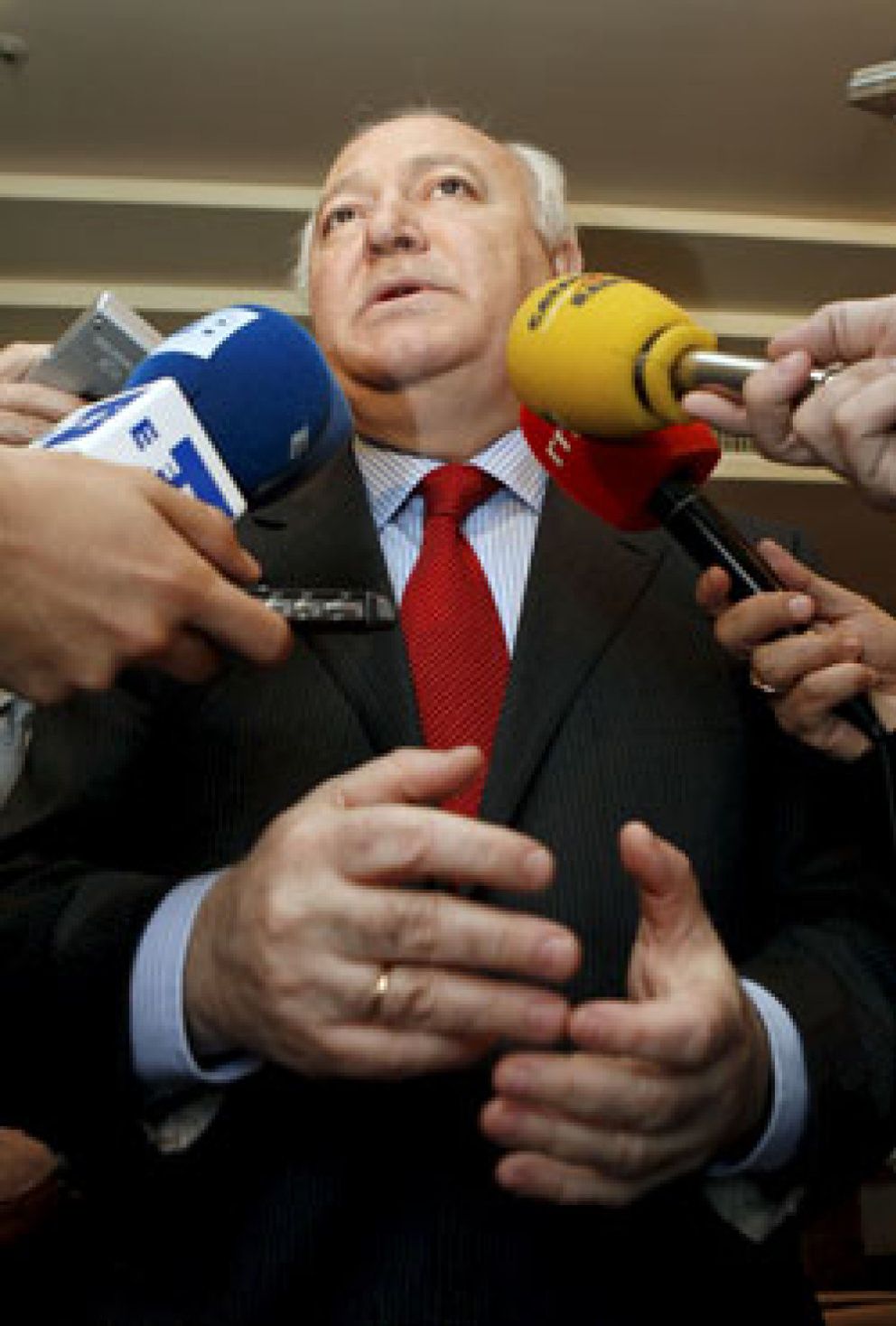Foto: Moratinos afirma que España estudia enviar guardias civiles a Afganistán