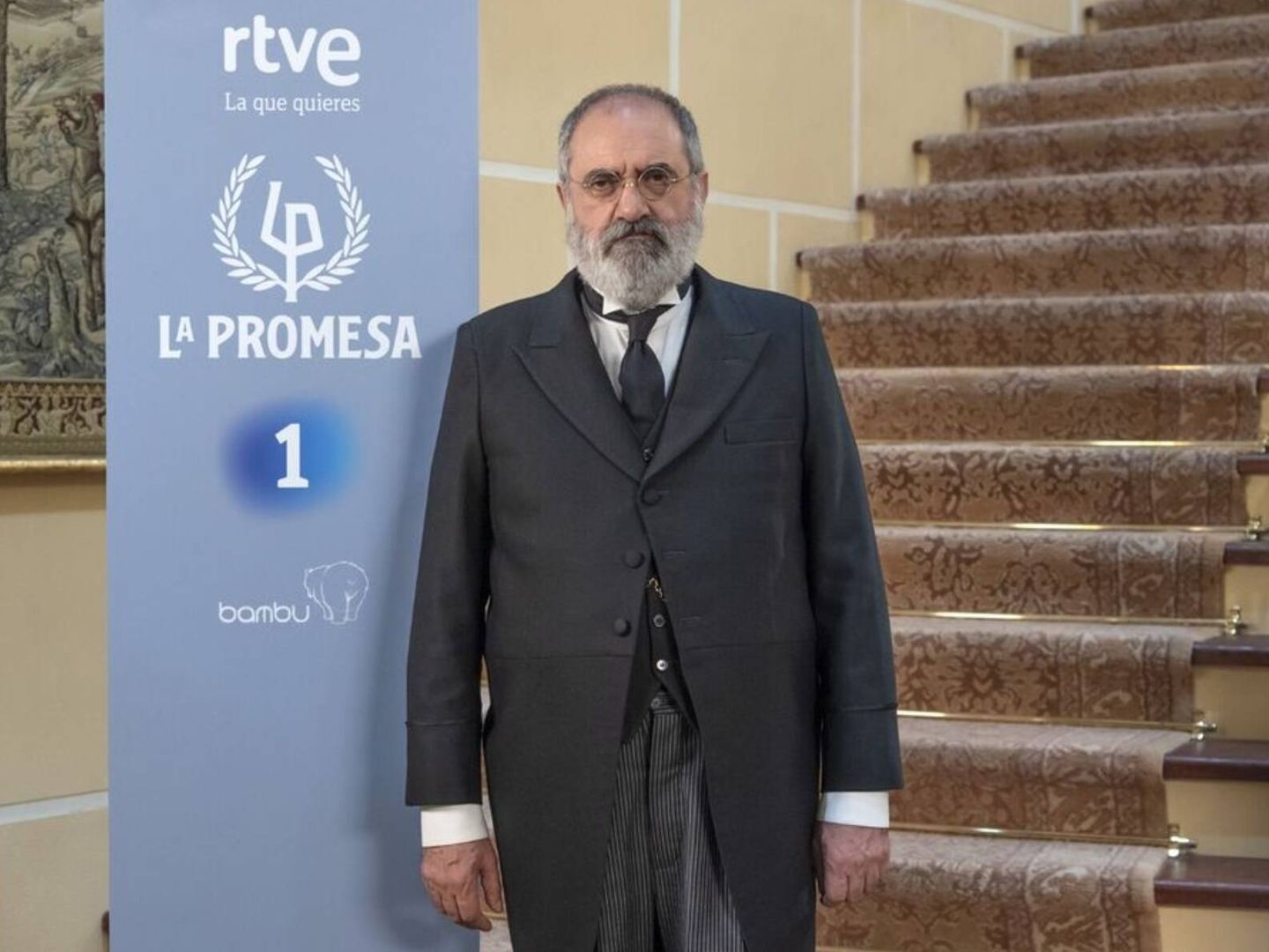 Joaquín Climent interpreta al mayordomo Rómulo Baeza en la serie 'La Promesa'. (RTVE)