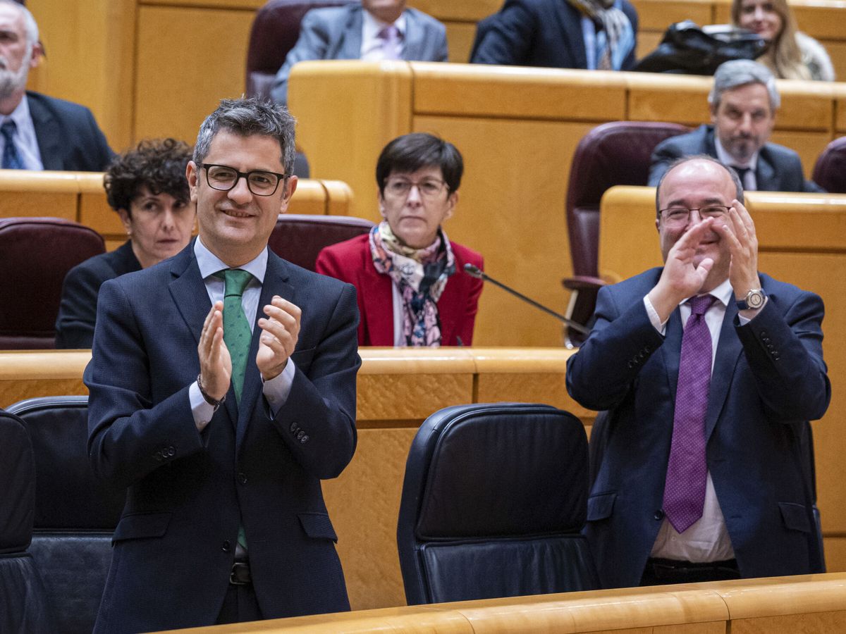 Foto: Los ministros Félix Bolaños y Miquel Iceta, en el Senado. (EFE/Fernando Villar)