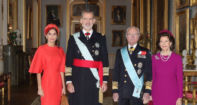 Los Reyes de España y de Suecia, en el interior de palacio. (Juanjo Martín/EFE)