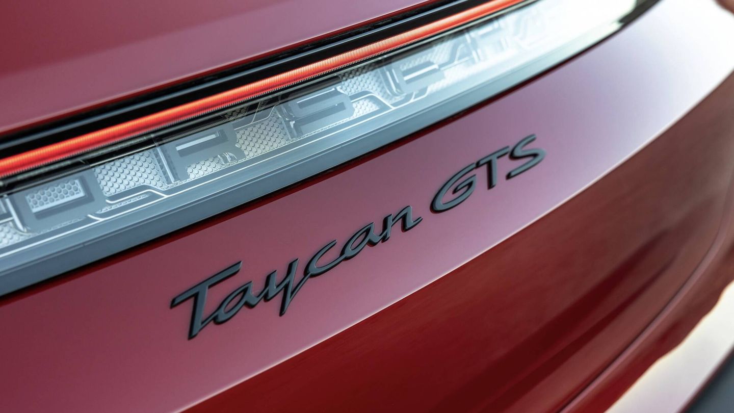 El Taycan GTS está disponible en versión 'normal' y en la nueva variante Sport Turismo, más funcional.