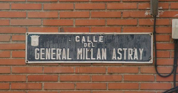 Foto: Placa de la calle Millán Astray