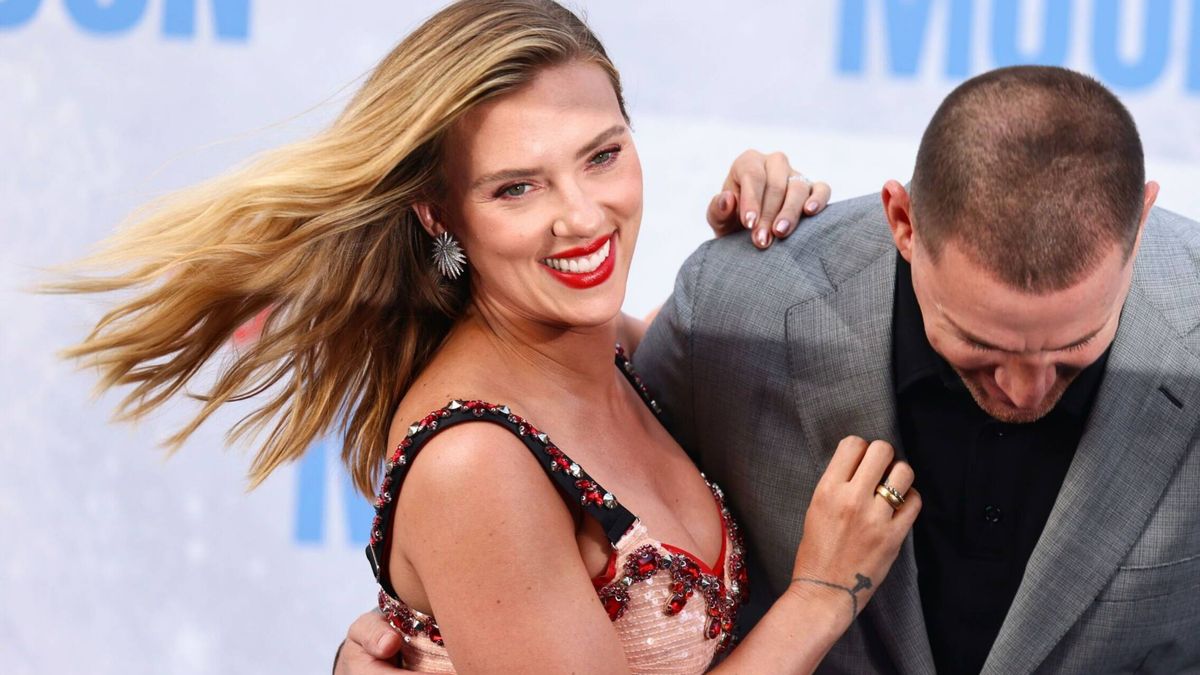 El marido de Scarlett Johansson, Colin Jost, revela qué le hizo enamorarse de ella
