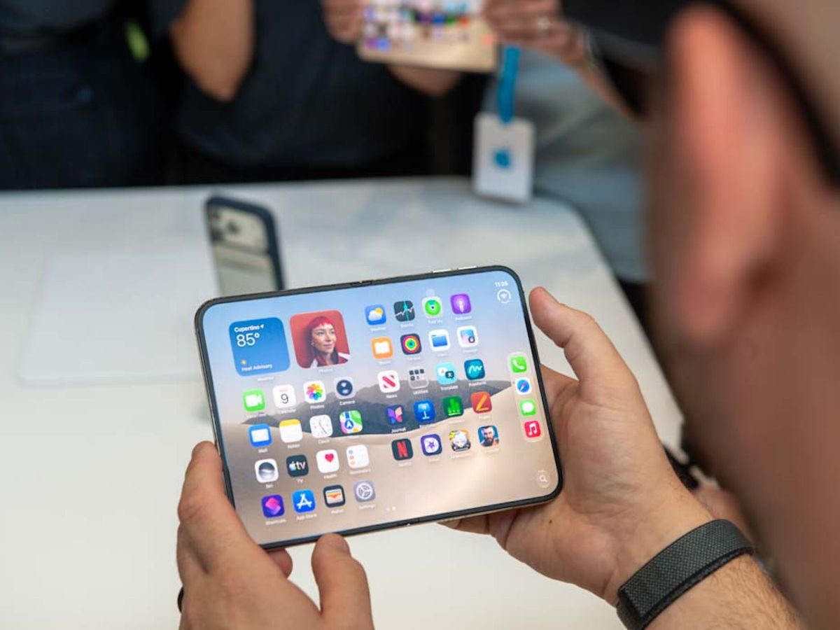 Apple lança iPhone Duo como seu primeiro smartphone com tela dobrável