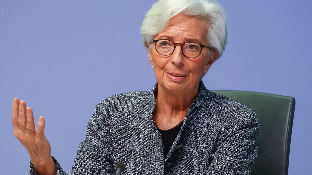 Lagarde afirma que los ERTE y los avales públicos siguen siendo "fundamentales" 