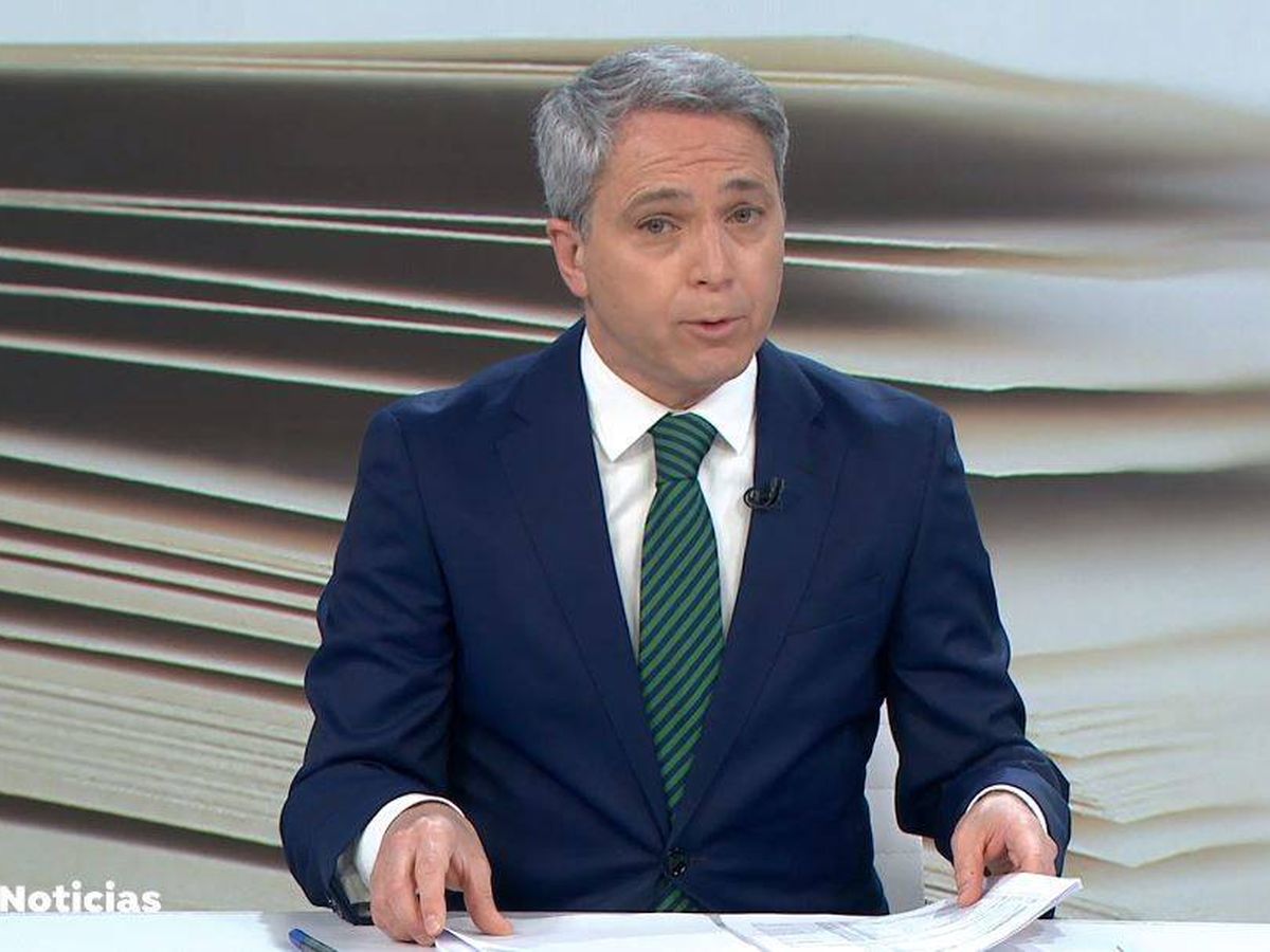 Foto: Vicente Vallés, en 'Antena 3 Noticias'. (Atresmedia Televisión)