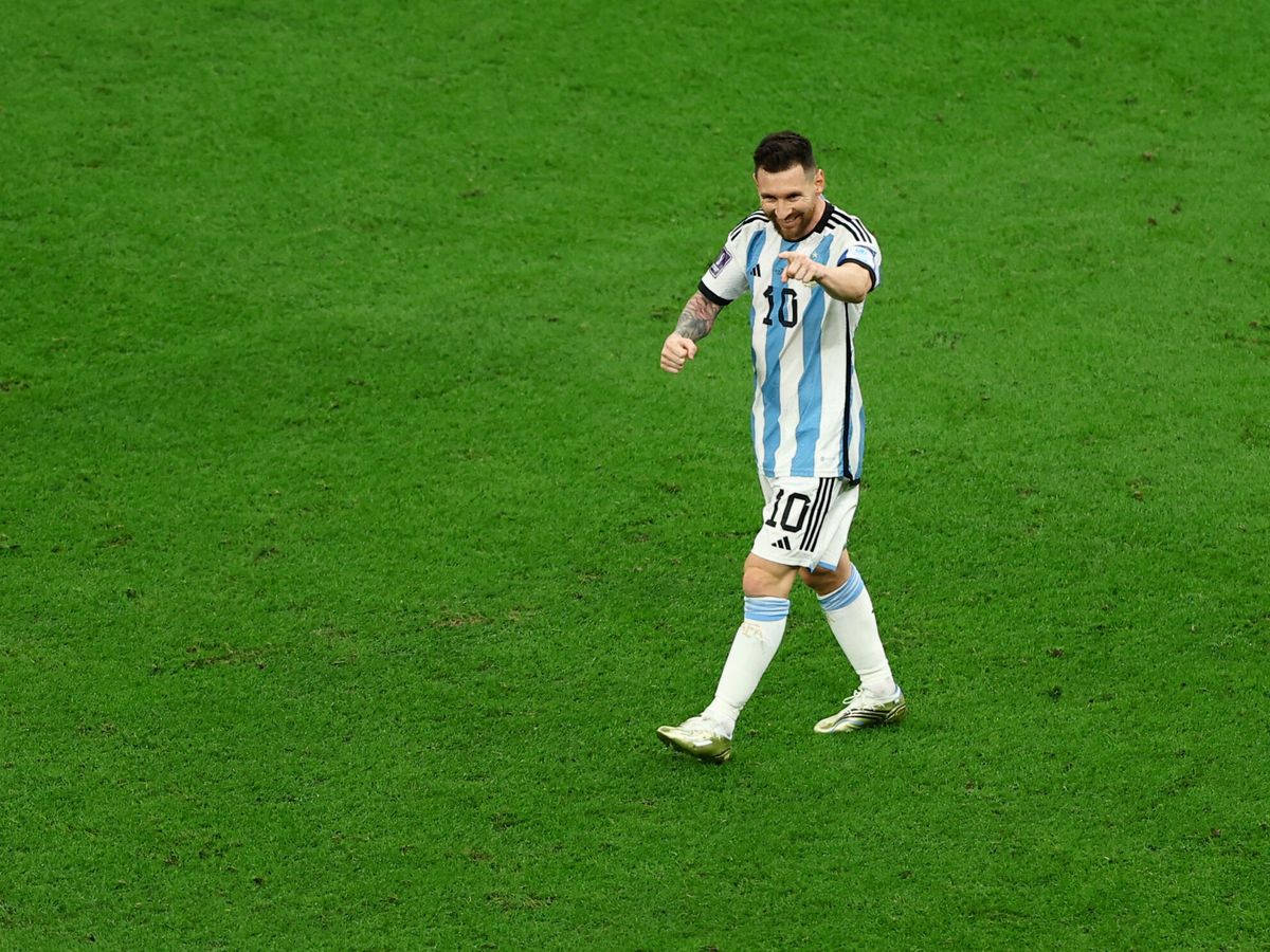 Foto: Messi, contento tras el primer gol de Argentina. (Reuters/Molly Darlington)