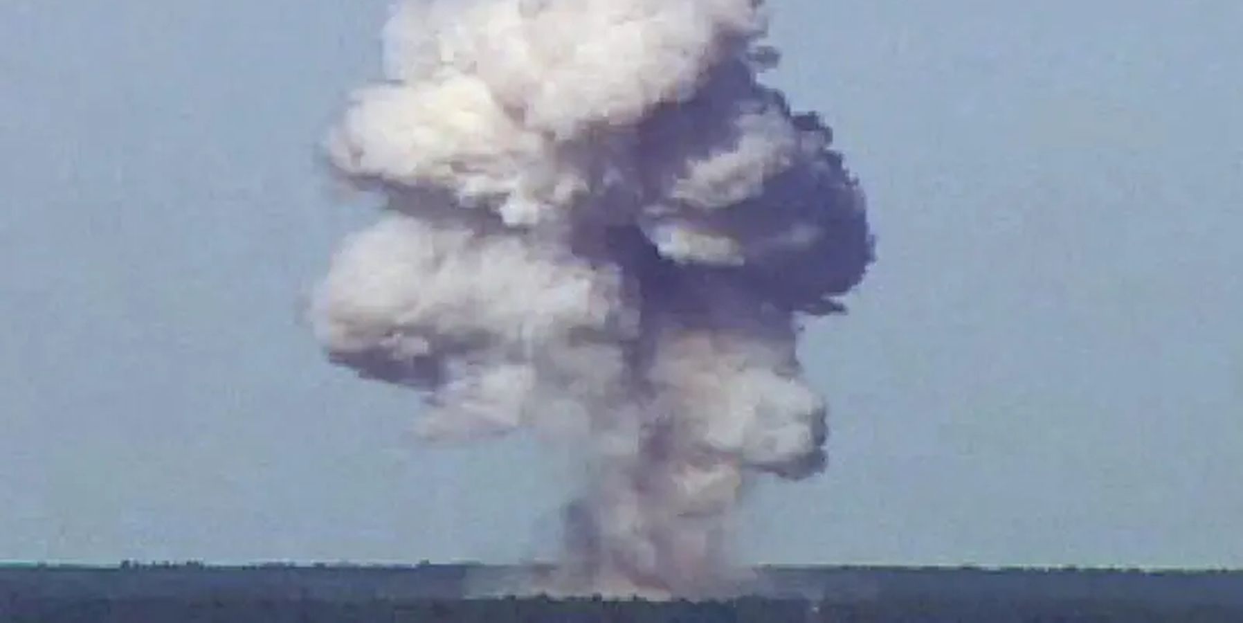 Qué es la GBU-43/B (MOAB), la "madre de todas las bombas" que EEUU planea usar contra Irán: estos serían sus devastadores efectos