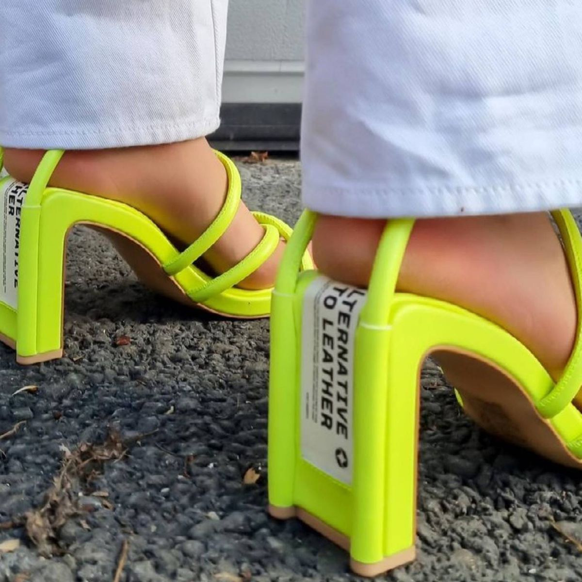 Las sandalias neón de alto H&M que calando hondo en Instagram