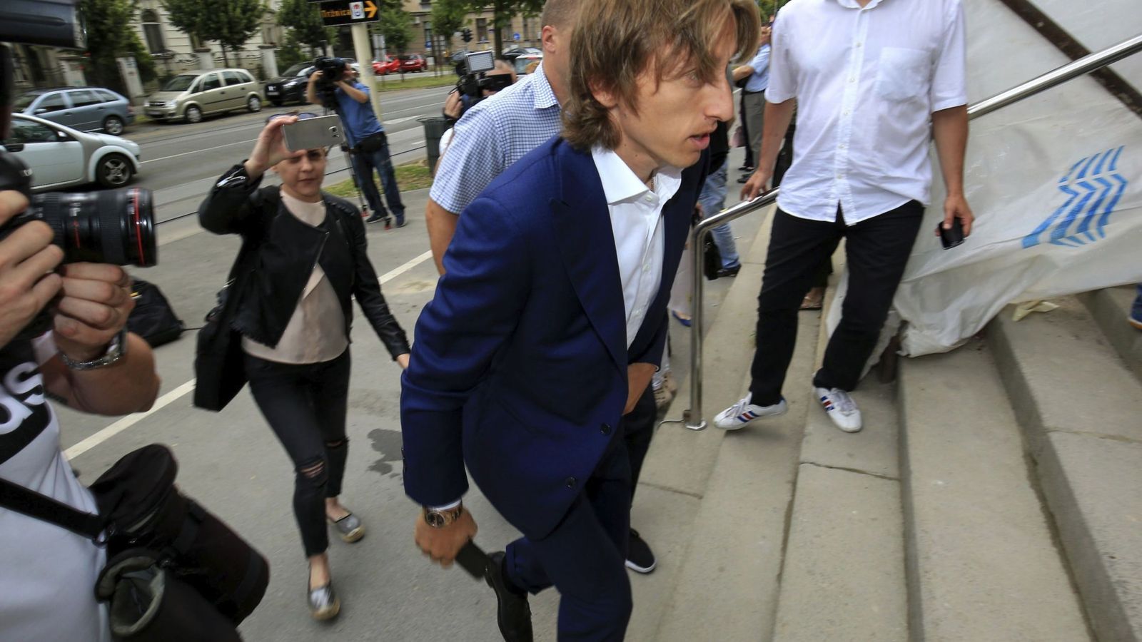 Foto: Modric, a la entrada del tribunal donde se produjo el juicio contra Mamic. (EFE)
