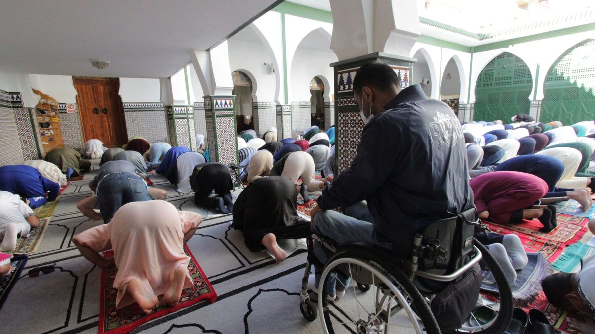 Marruecos y el CNI logran que las mezquitas españolas sean un remanso de paz (pese a la guerra en Gaza)