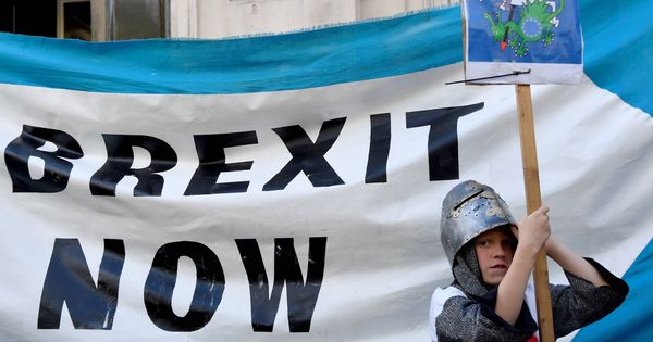 Foto: Un partidario del Brexit se manifiesta en Londres. (Reuters)