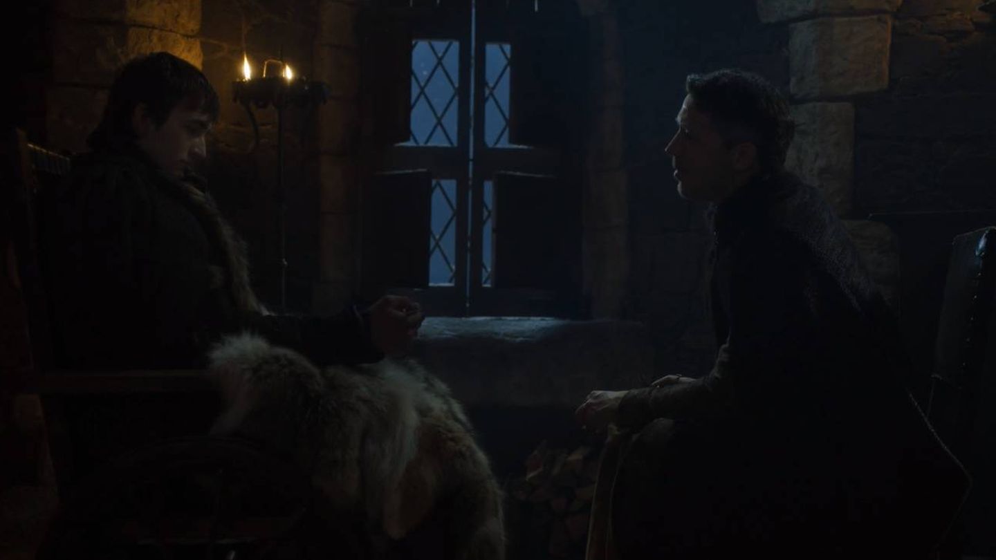 Imagen del cuarto capítulo de la séptima temporada con Bran y Meñique conversando
