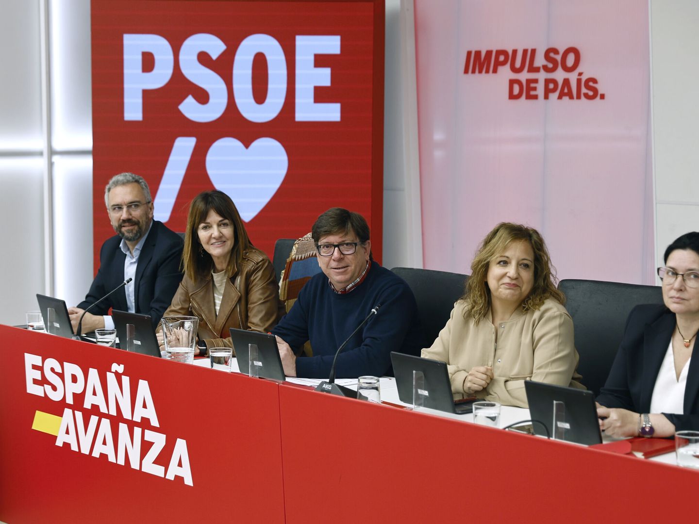 El PSOE propone vetar ver porno a menores y formar en violencia sexual ...
