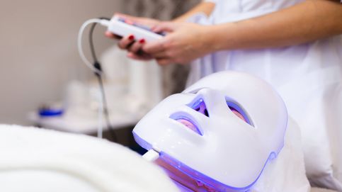 Los dispositivos que revolucionan el tratamiento facial desde casa con luz LED