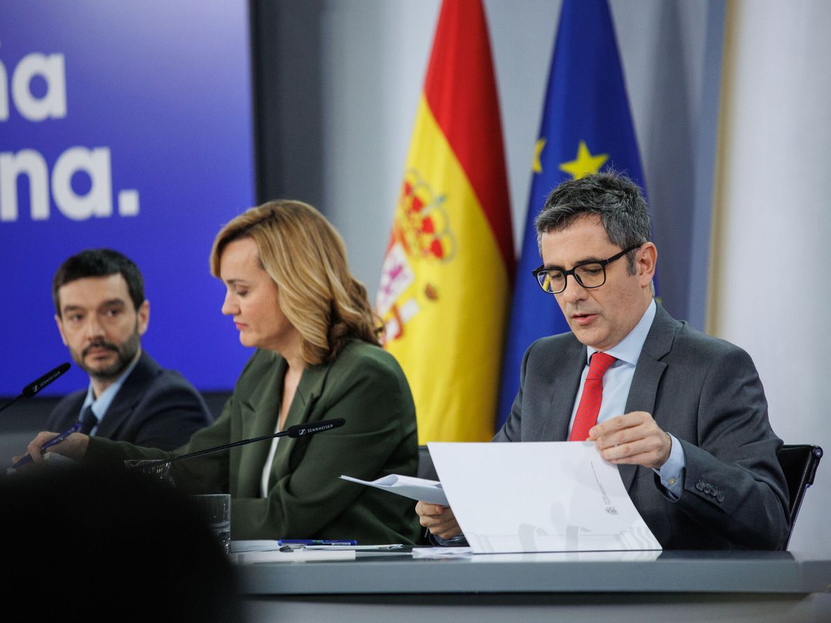 Foto: Félix Bolaños, Pilar Alegría y Pablo Bustinduy, tras el Consejo de Ministros. (Europa Press/Alejandro Martínez Vélez)