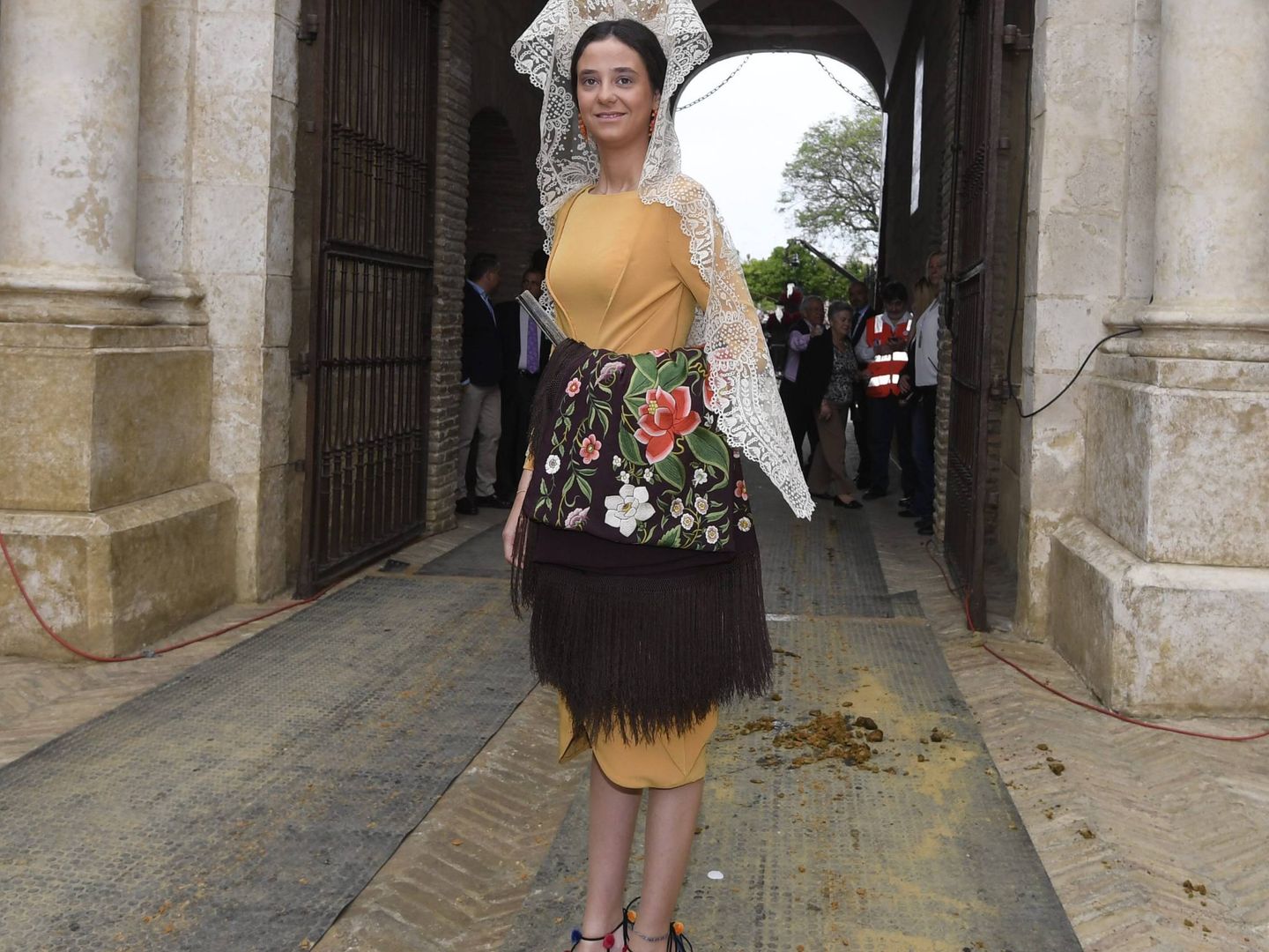  Victoria Federica, en la puerta de la Real Maestranza de Sevilla. (EFE)