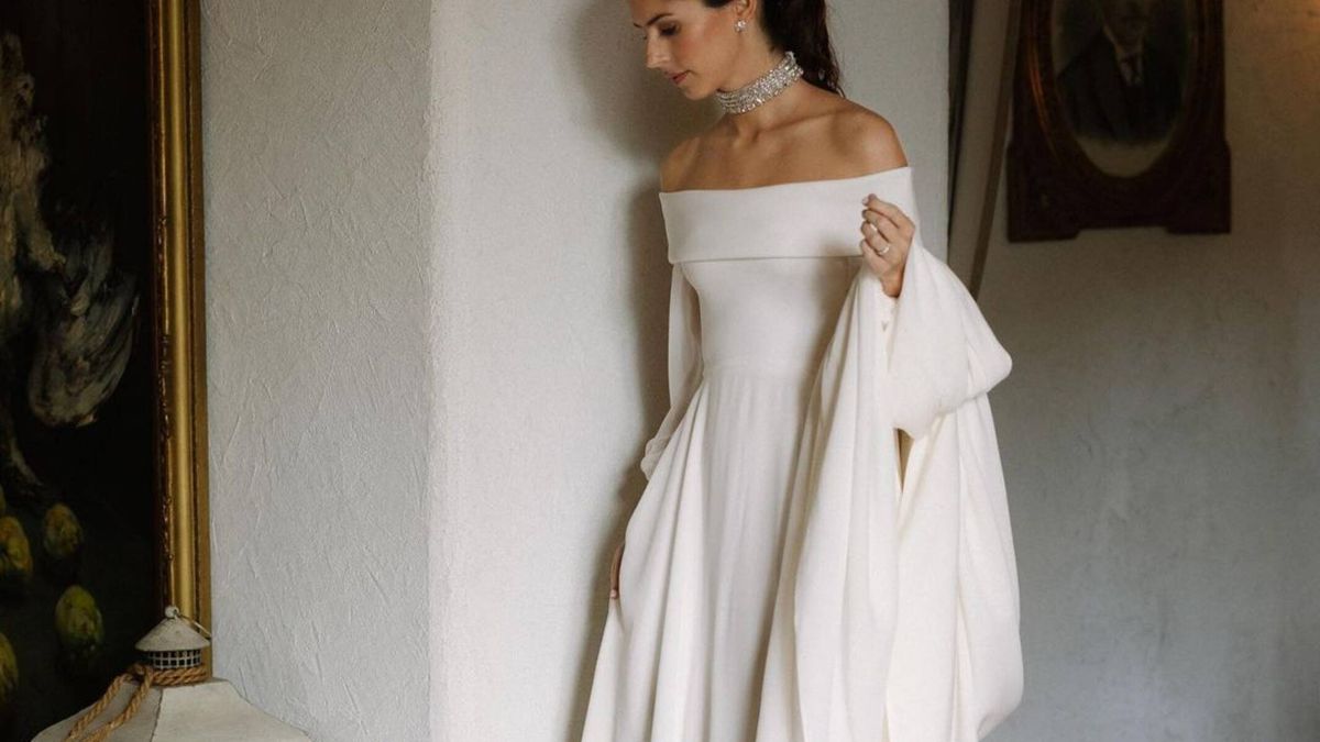 De novia clásica a moderna en dos vestidos: los looks nupciales de Cristina, al detalle