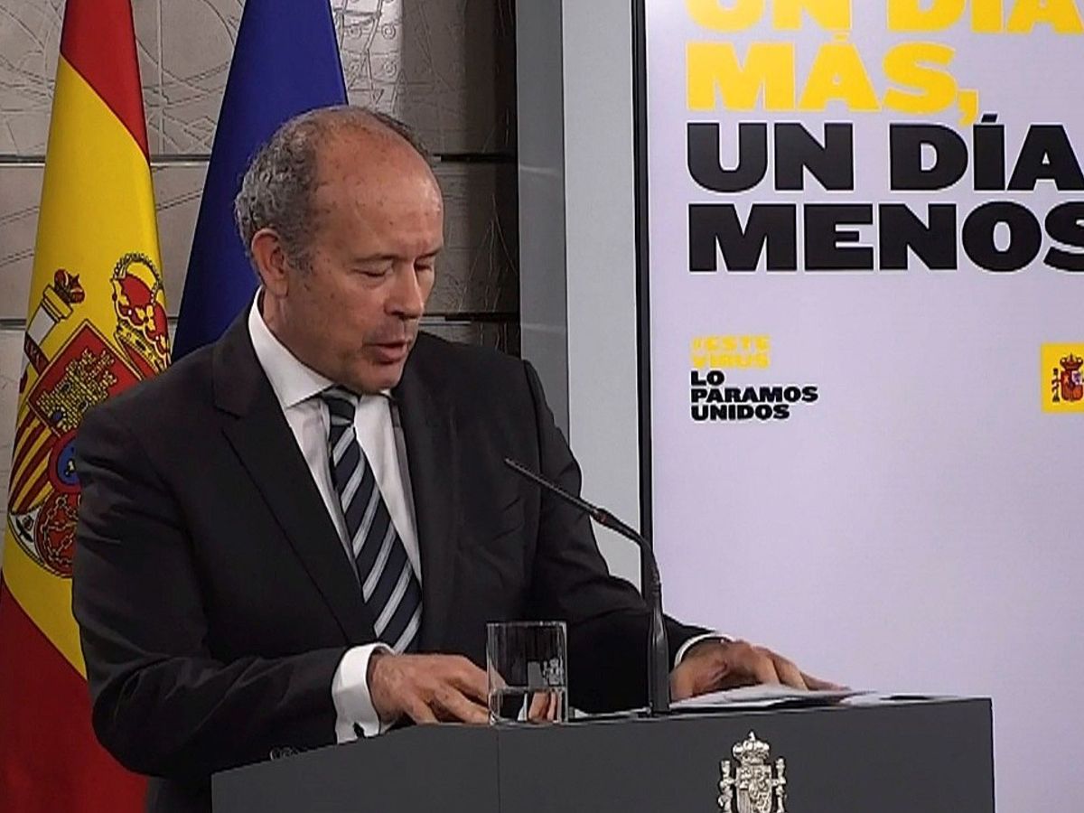 Foto: Juan Carlos Campo, ministro de Justicia, en una rueda de prensa en la Moncloa. (EFE)