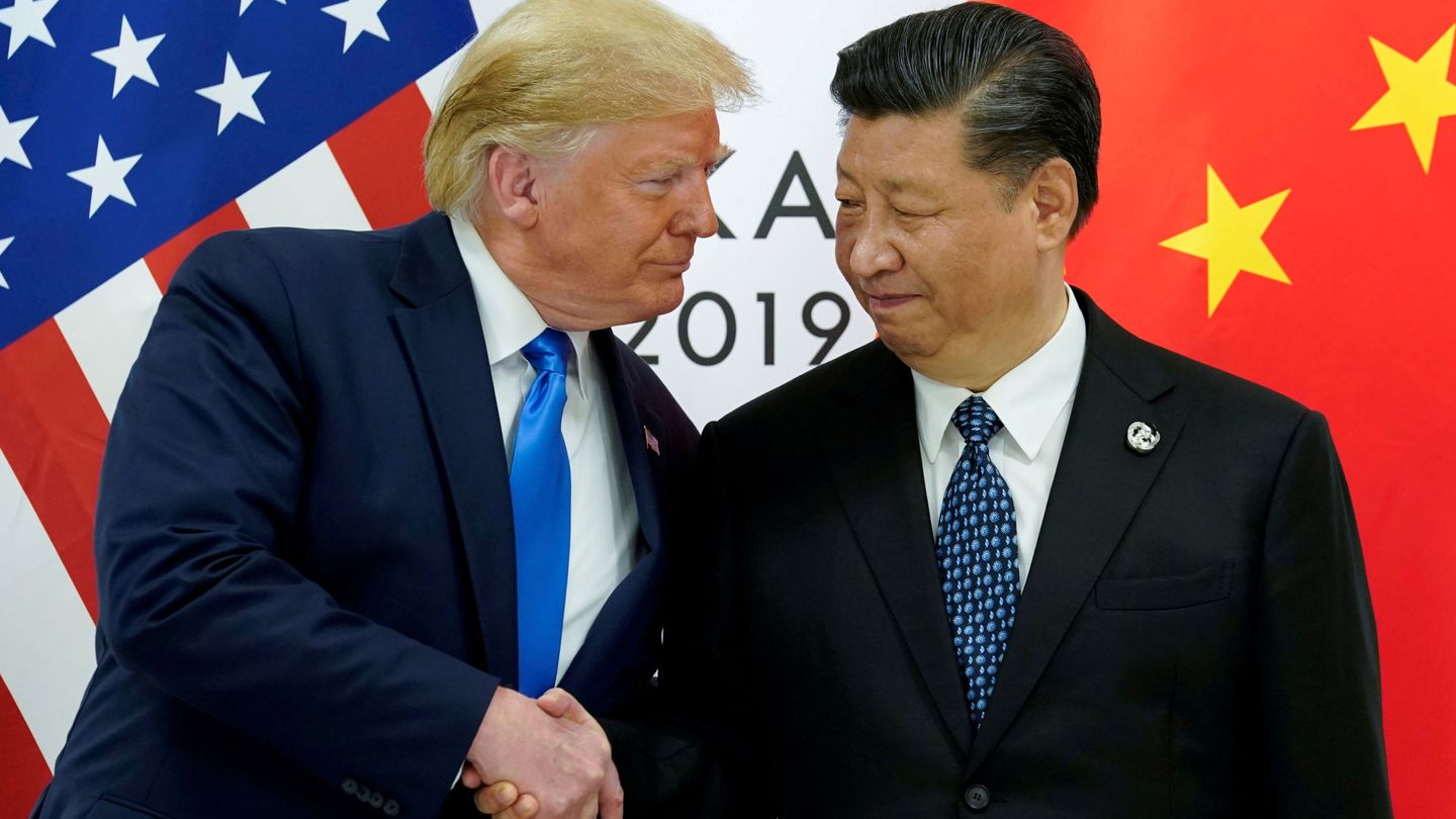 El presidente de EEUU, Donald Trump, y su homólogo chino, Xi Jinping, en la cumbre del G20 en Osaka. (Reuters)