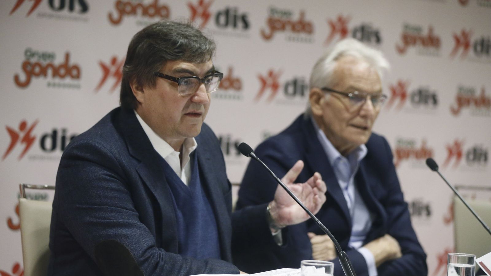Foto: José Barral y Delcir Sonda, presidente y propietario del Grupo Sonda, propietaria de la empresa DIS (Efe).