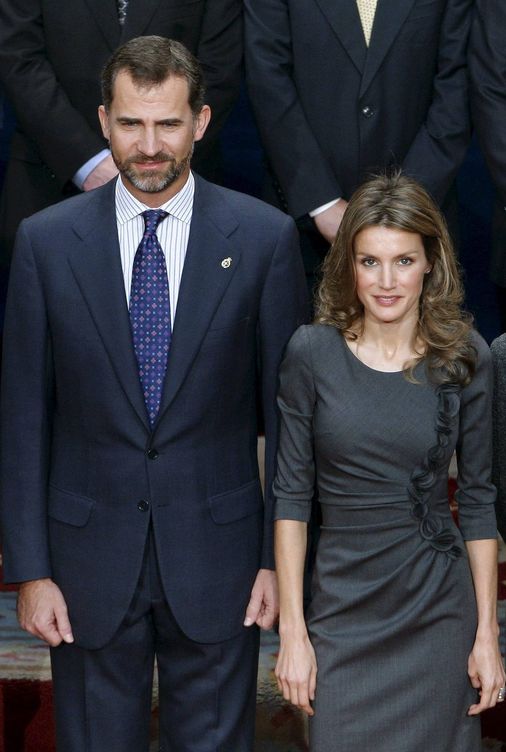 Los Reyes de España, entonces Príncipes, en los Premios Príncipe de Asturias de 2010. (EFE/J.L. Cereijido)