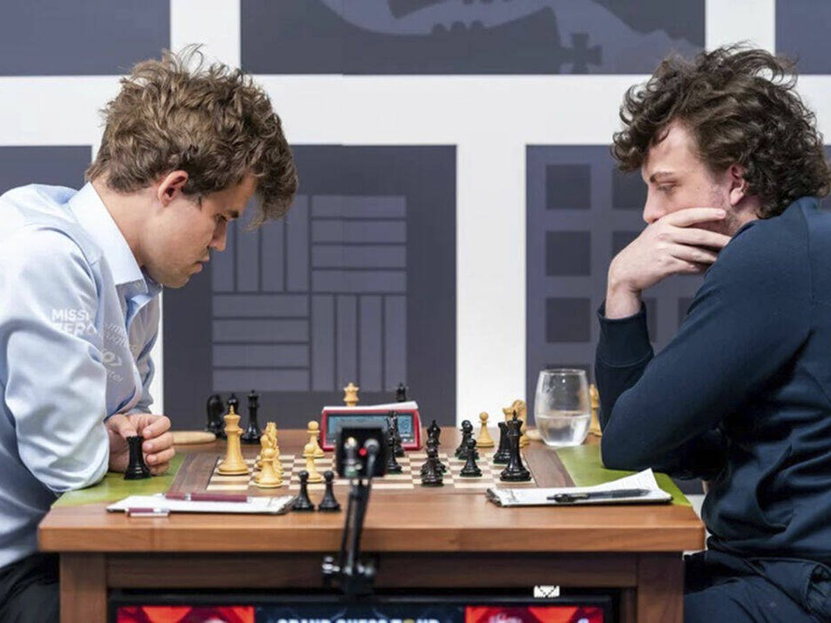 Foto: Carlsen y Niemann, duelo de titanes. (Reuters)