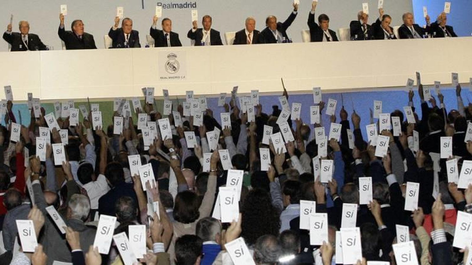 Foto: Imagen de una votación durante una Asamblea del Real Madrid.  