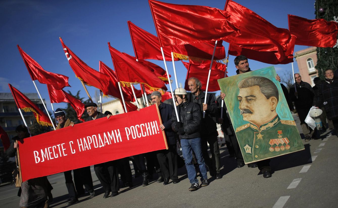 Marcha por el aniversario del nacimiento de Stalin en su ciudad natal, Gori, en Georgia (Reuters)