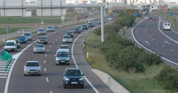Foto: La edad del parque de vehículos que circula por España ya supera los 12 años de media. 