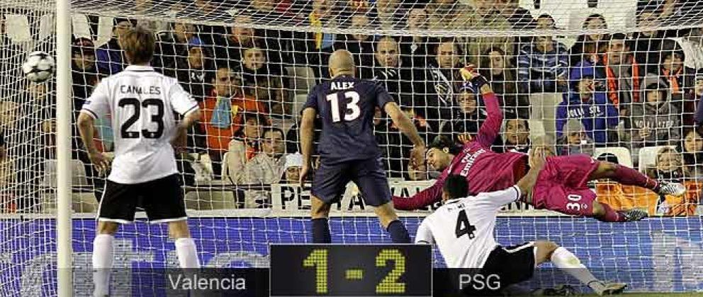 Foto: Un gol de Rami y la última 'locura' de Ibrahimovic rescatan al Valencia para París