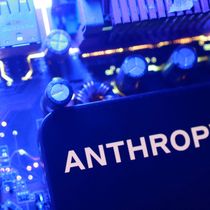 Foto: Ilustración con el logo de Anthropic. (Reuters/Dado Ruvic)