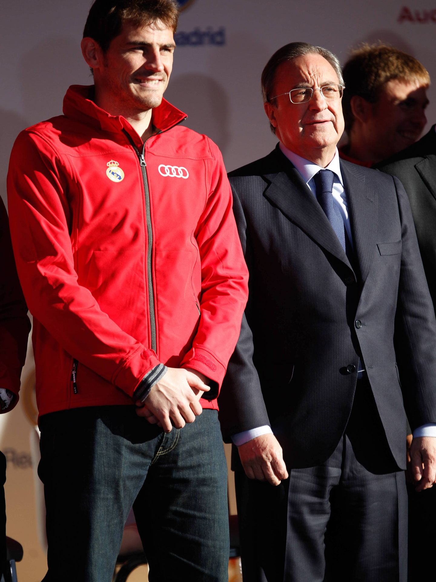 Casillas junto a Florentino (Cordon Press).