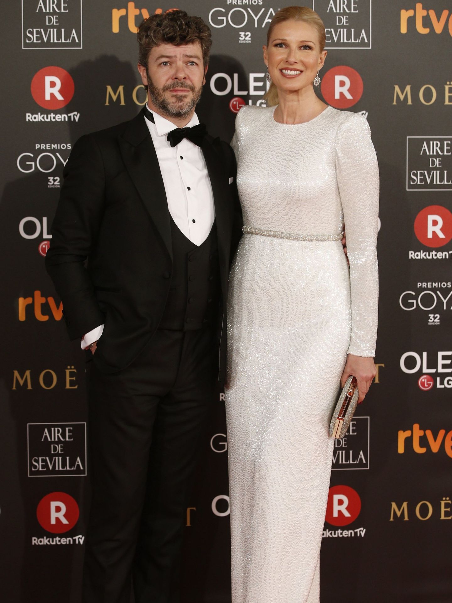 Pablo Heras-Casado y Anne Igartiburu a su llegada a la ceremonia de entrega de la 32 edición de los Premios Goya. (EFE/Javier Lizón)