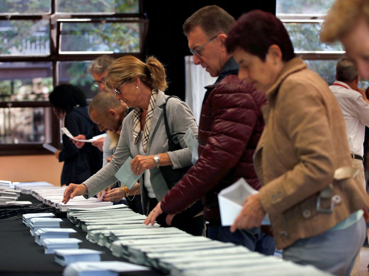 Foto: Todos los votantes van a poder presentar su papeleta hasta 20.00 horas. (EFE)
