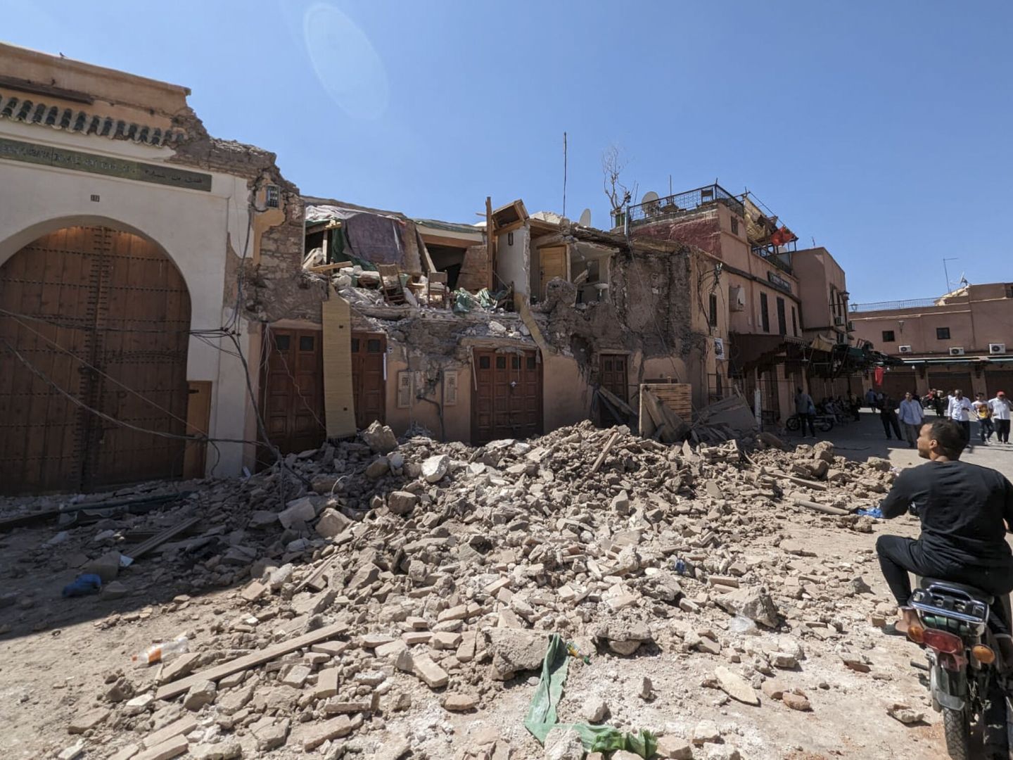 Los destrozos provocados por el terremoto se extienden por todo Marrakech. (EFE/Javier Picazo)