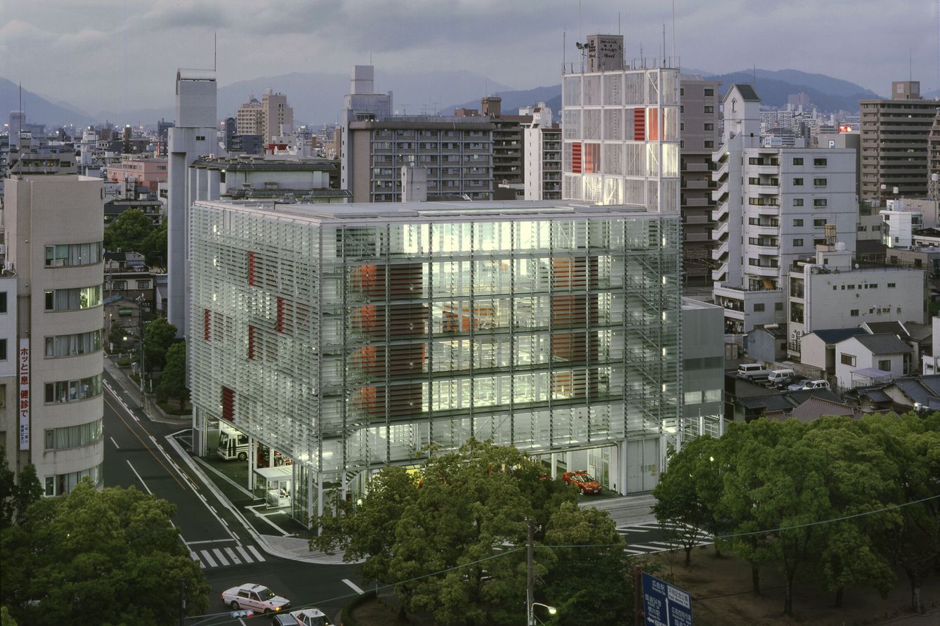Imagen de la estación de bomberos de Hiroshima, obra del arquitecto japonés Riken Yamamoto. EFE / Tomio Ohashi 