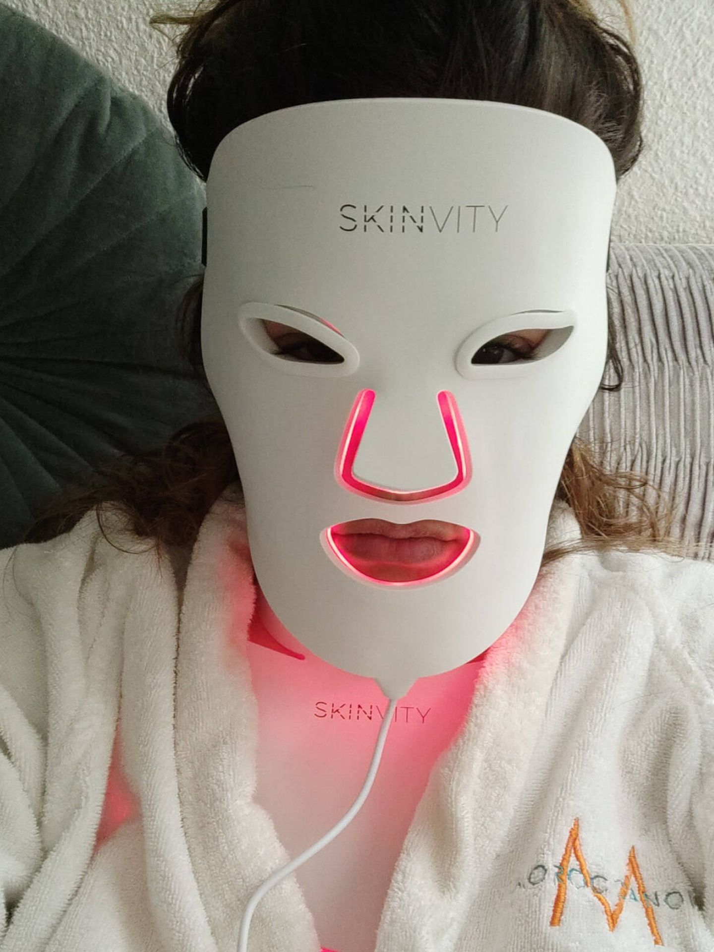 Probando la Silicone LED Mask de Skinvity.
