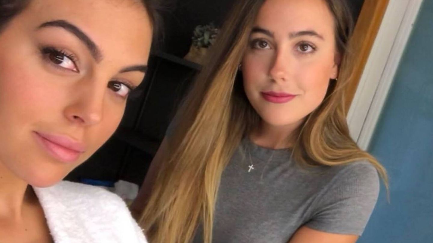 Georgina Rodríguez con su hermana Ivana en redes sociales. (Instagram @ivana_rh)