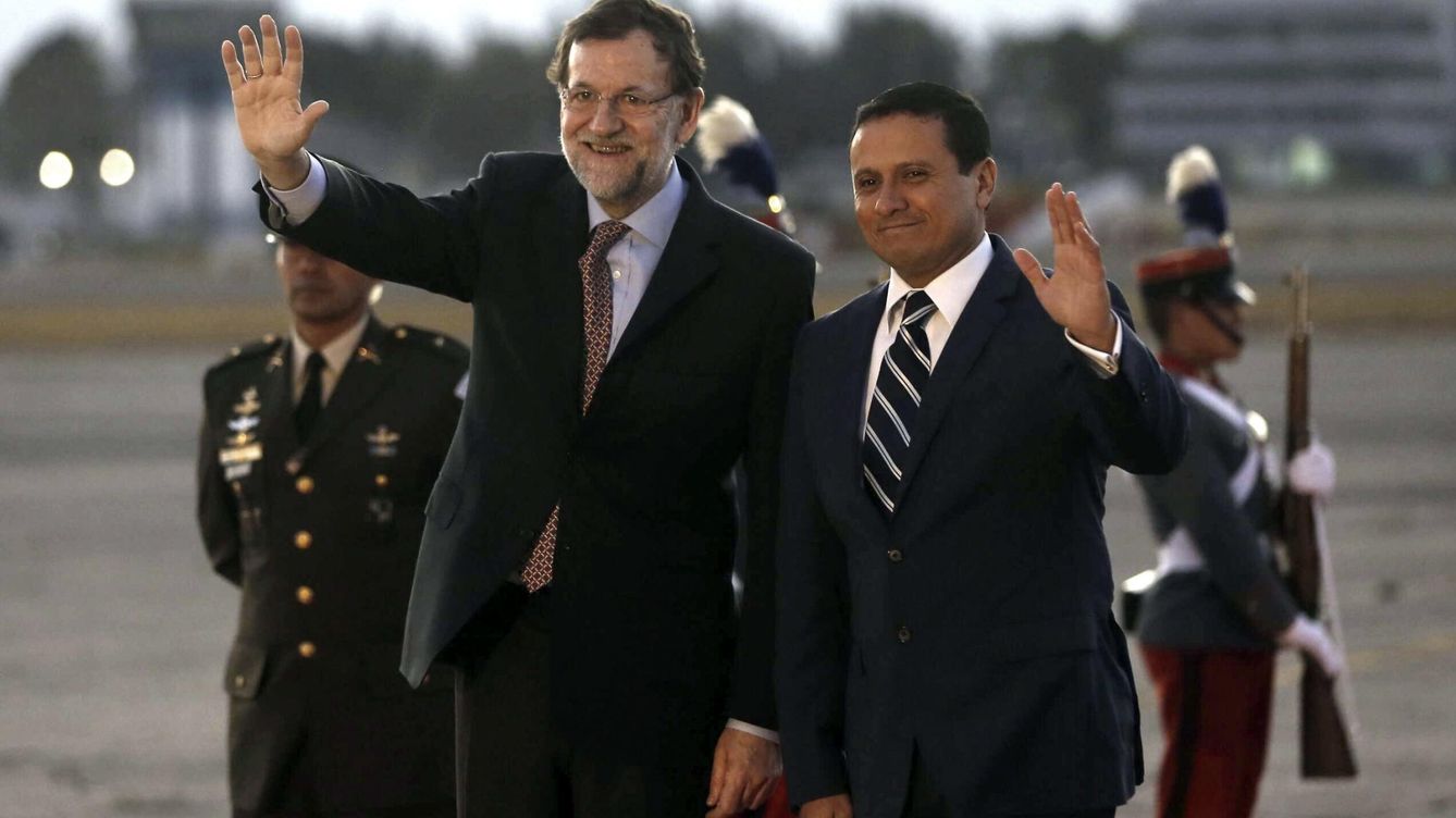 Foto: El presidente del Gobierno español, Mariano Rajoy (i), junto al ministro de Relaciones Exteriores de Guatemala, Carlos Raúl Morales. (EFE)