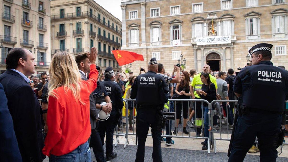 Cayetana Álvarez de Toledo se encara con los huelguistas en Cataluña