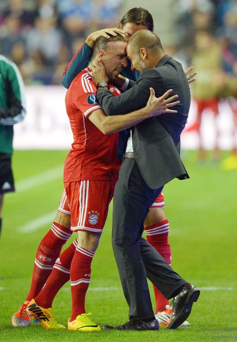 Foto: Ribery dedica su gol a Pep Guardiola (Efe).