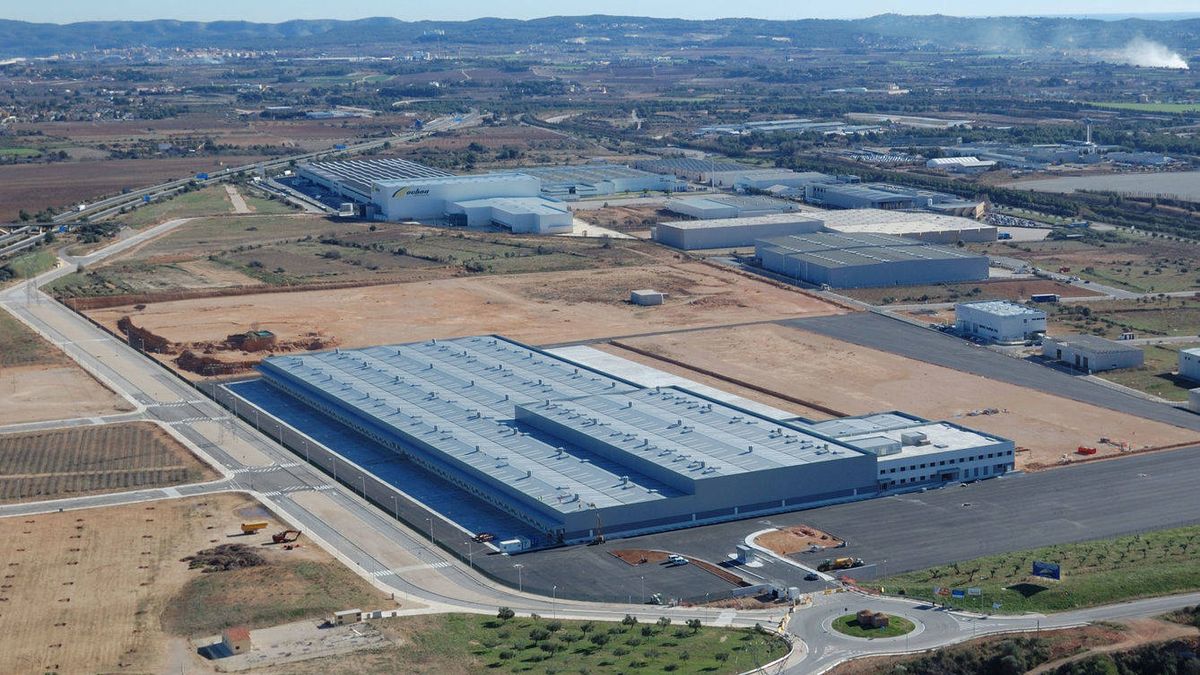 Panattoni cierra la compra de La Bisbal, joya logística de El Corte Inglés en Cataluña