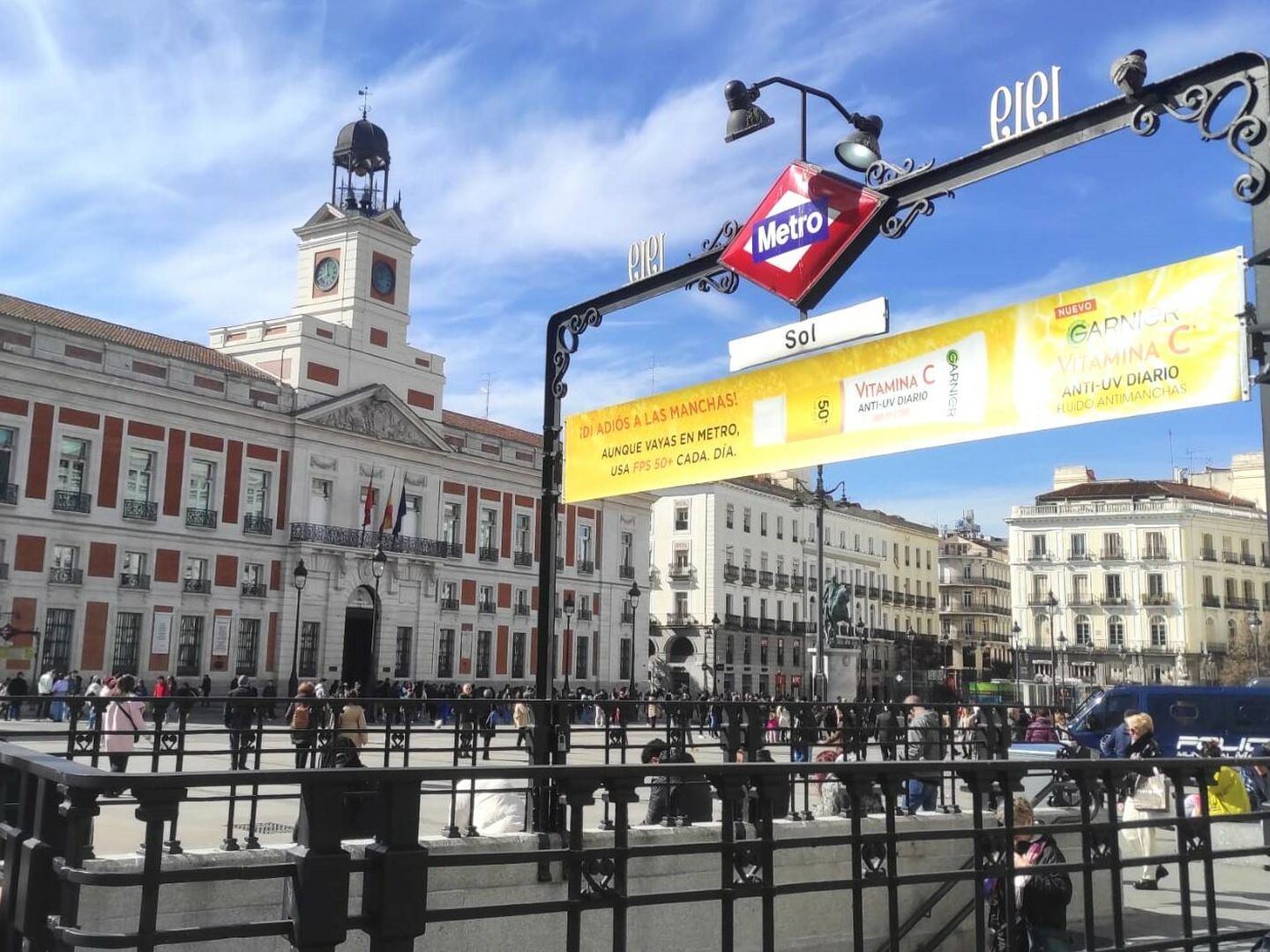 En la Puerta del Sol, en pleno centro de Madrid, convergen muchas calles que albergan restaurantes y locales especialmente transitados. (L.B.)