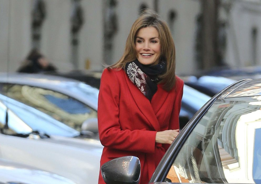 Foto: La Reina a su llegada a la sede de AECC (Efe)