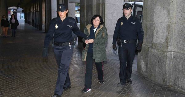 Foto: M. Rosario S. P., entrando al juzgado. (Salamanca 24 horas) 