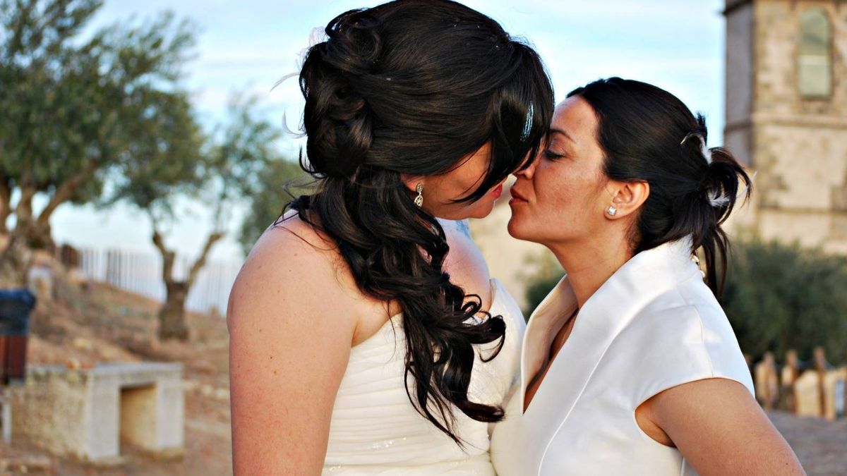 Lesbianas en la España rural: “Nos sentimos más seguras en el pueblo que en la ciudad”