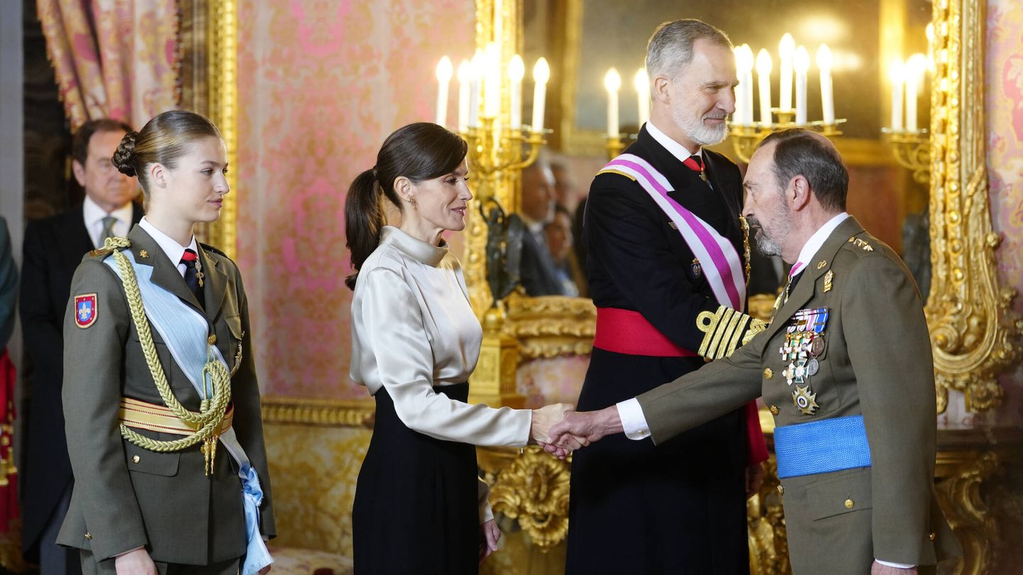 La reina Letizia, junto con el rey Felipe VI y la Princesa de Asturias. (LP)