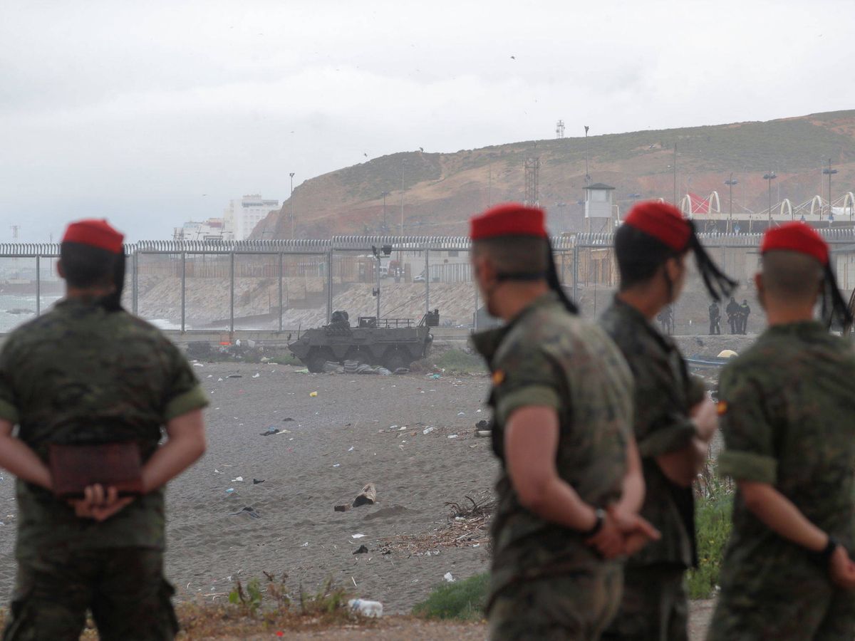 Foto: Soldados españoles en el Tarajal. (Reuters)
