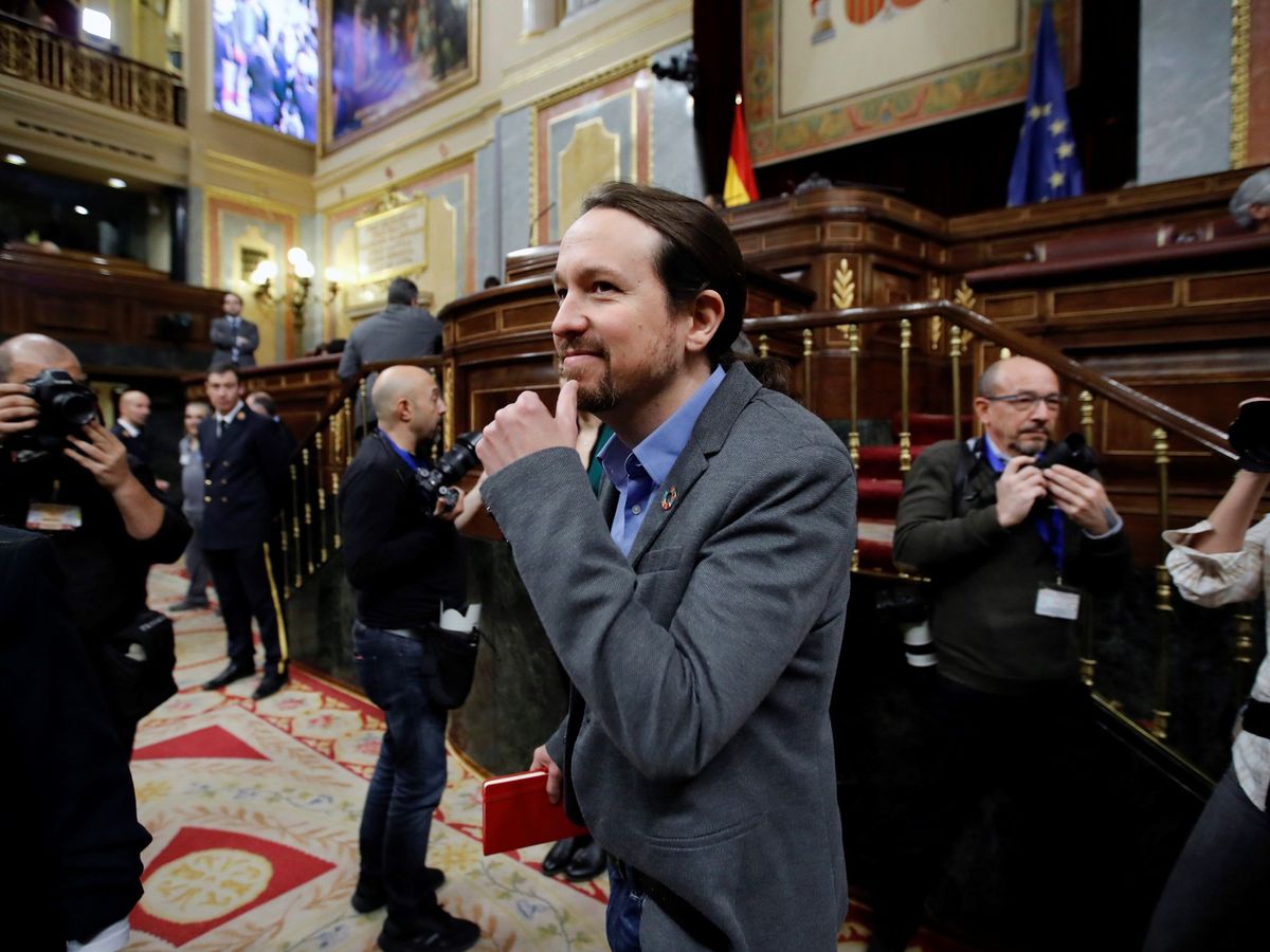 Foto: El secretario general de Podemos, Pablo Iglesias, en la sesión de investidura. (EFE)